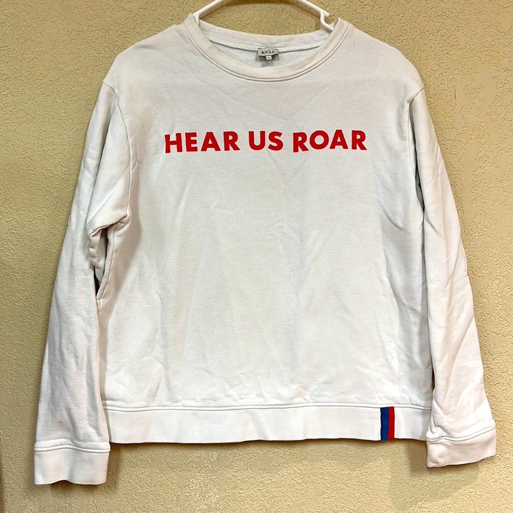 KULE THE RALEIGH SWEATSHIRT 'HEAR US ROAR' GRAPHIC size Large